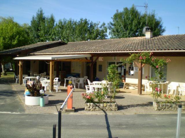 Camping Les Peupliers Vendays-Montalivet Exterior photo